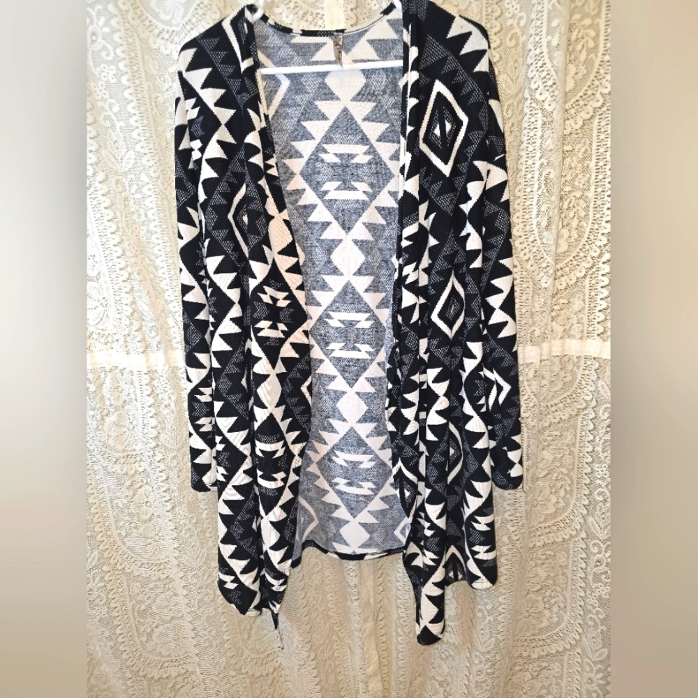 Yahada Black and White Aztec Cardigan, Long Sleeve Cardigan Jacket